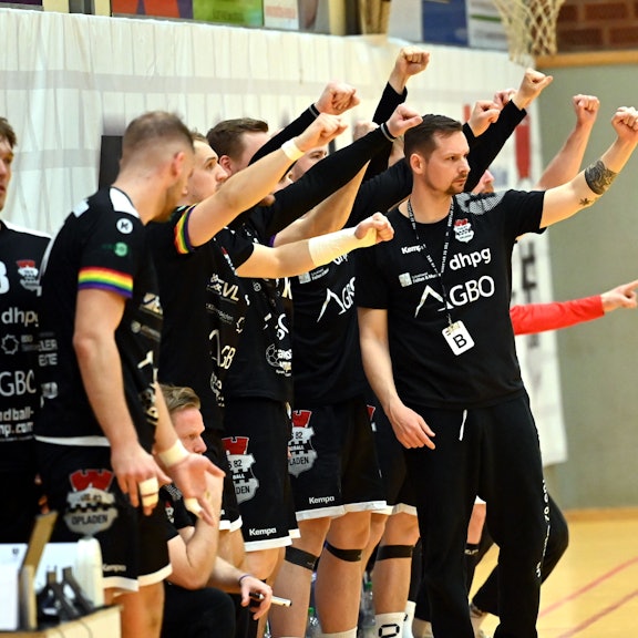 21.03.2025, Handball-Tus Opladen-Bergische Panther
rechts: TR: Stefan Scharfenberg (Opladen)
Foto: Uli Herhaus