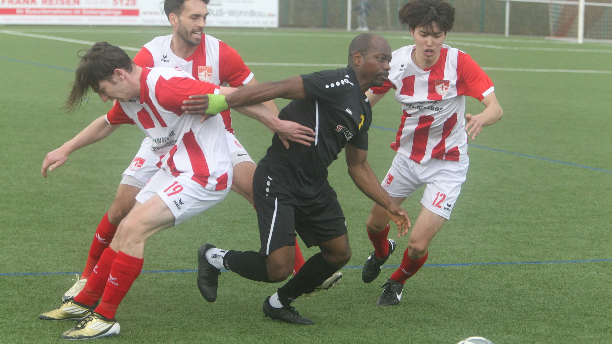 Oberpleiser Teamwork: Sebastian Witt (von links), Nicholas Caspar und Shogo Aikawa.