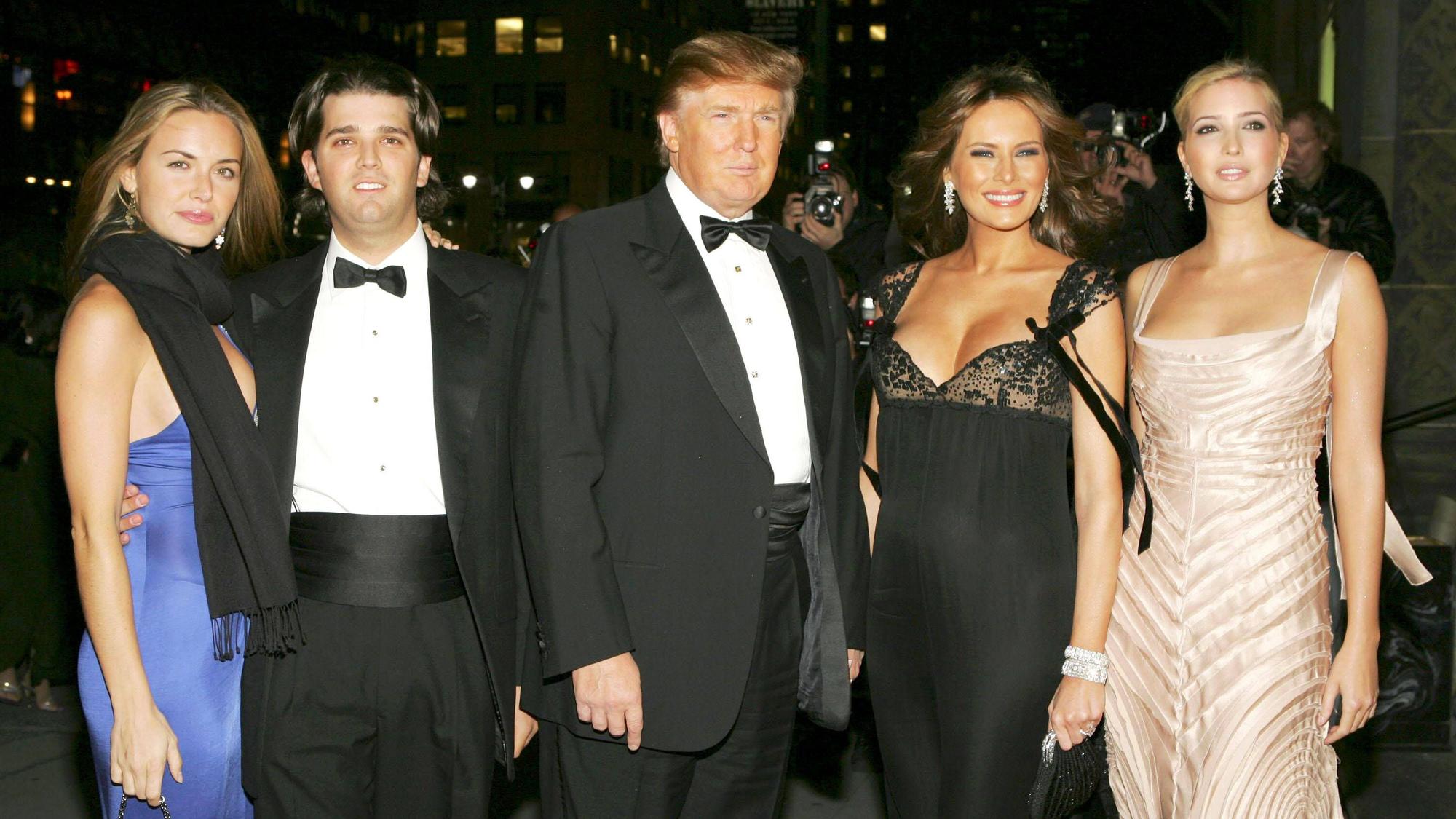 Vanessa Trump, Donald Trump Jr, Donald Trump, Melania Trump und Ivanka Trump auf einer Gala 2005.