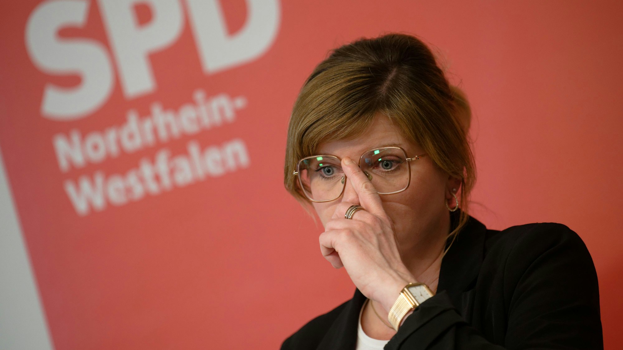 Sarah Philipp, Vorsitzende der SPD Nordrhein-Westfalen, gibt ein Pressestatement ab.