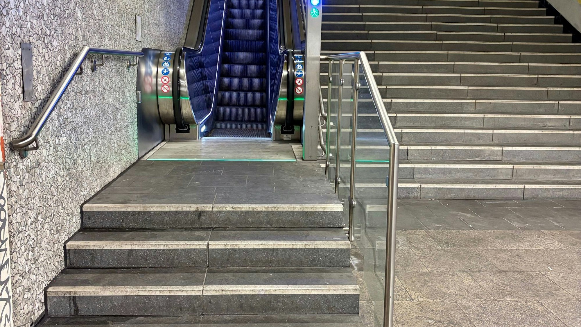 Die Rolltreppe am Ausstieg Appellhofplatz/Zeughaus der Linie 5.