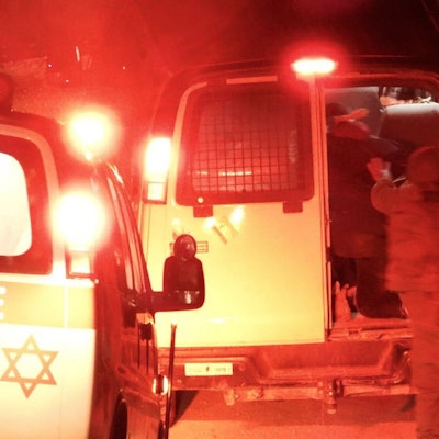 Hamdan Ballal, palästinensischer Co-Regisseur des mit dem Oscar ausgezeichneten Dokumentarfilms No Other Land, wird in seinem Haus im israelisch besetzten Westjordanland vom israelischen Militär festgenommen.