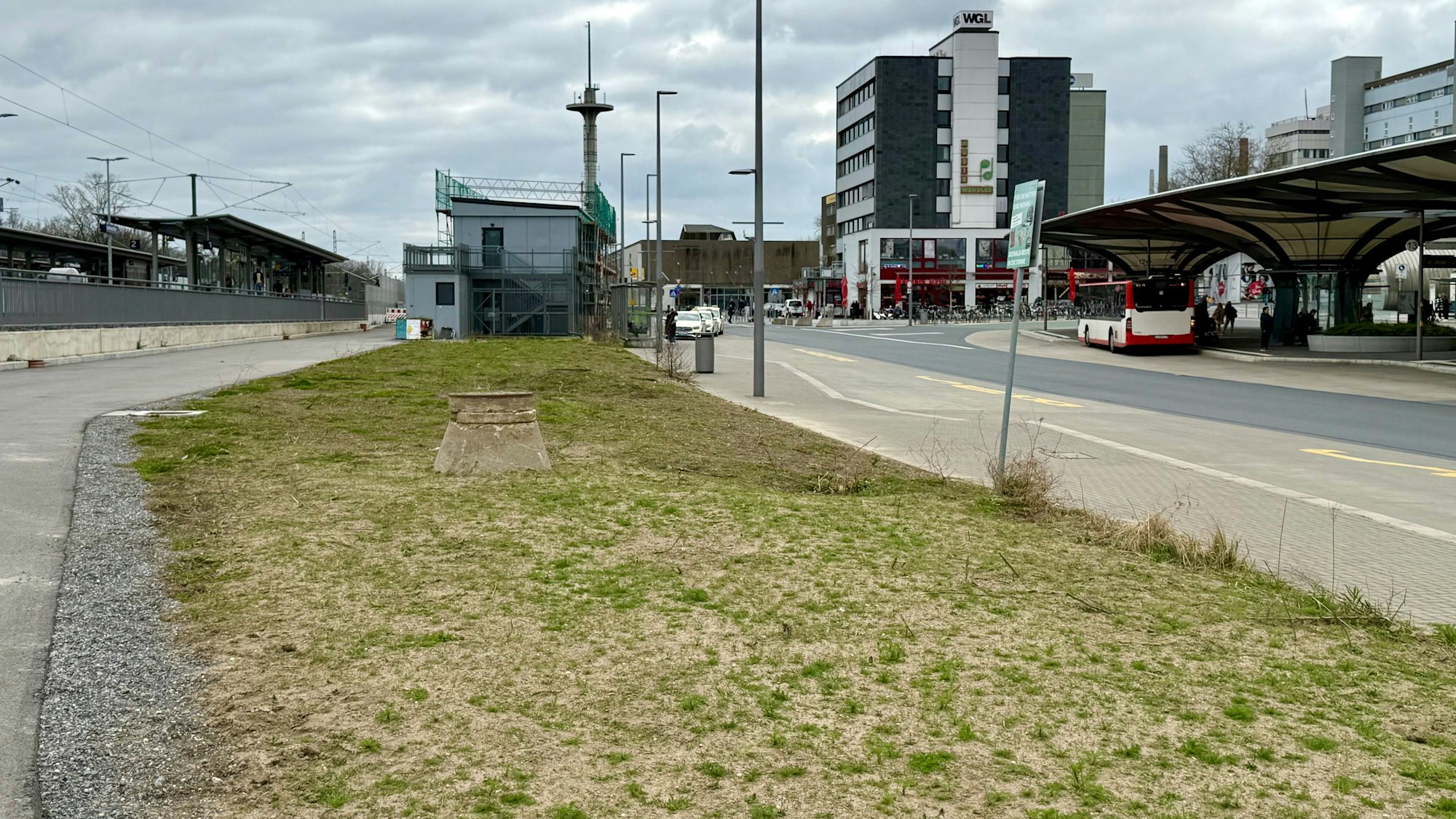 Das Grundstück zwischen Busbahnhof und Bahnhof in Wiesdorf