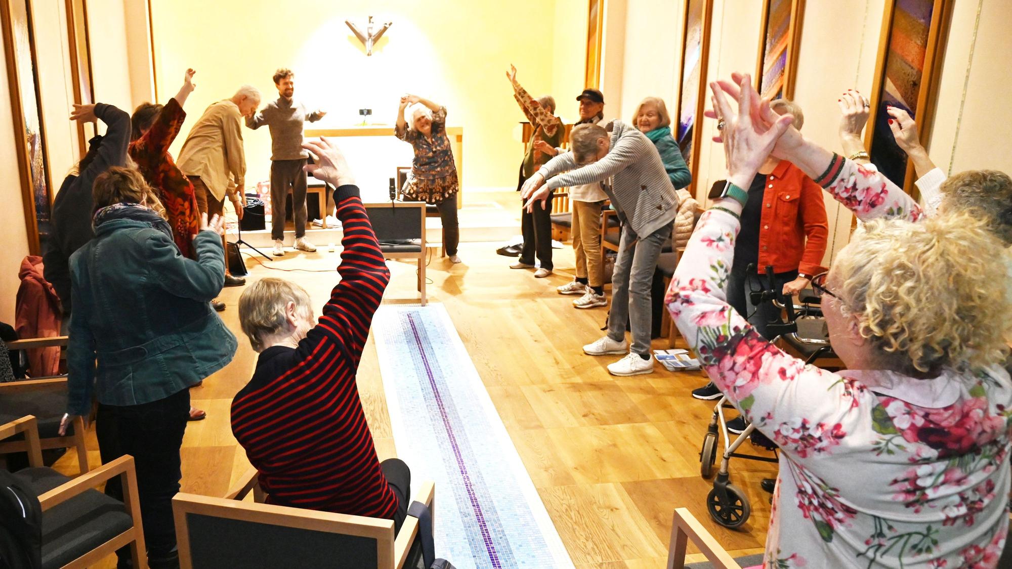 19.03.2025 Köln. COPD, Asthma, chronische Bronchitis, Lungenkrebs, transplantierte Lunge - im Chor Pneumissimo können auch diese Menschen singen. Wie das Singen lungenerkrankten Menschen sogar helfen kann (Besuch einer Chorprobe, Chor feiert im April Zehnjähriges). Foto: Alexander Schwaiger