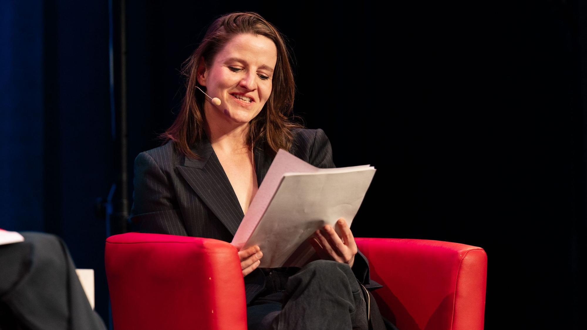 Schriftstellerin Helene Hegemann las bei der lit.Cologne im Comedia-Theater aus ihrem Buch „Striker“ vor.