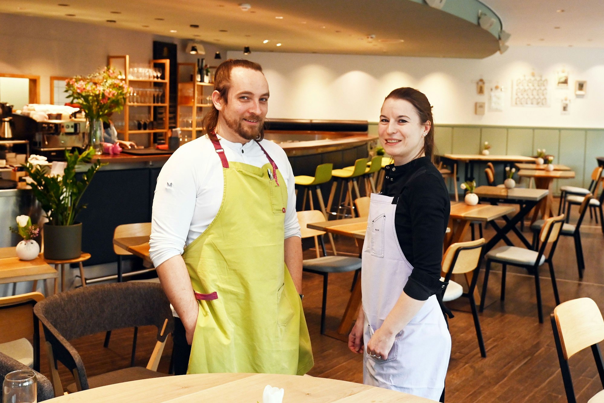 26.03.2025 Köln. Das Restaurant Neobiota zieht in neue Räume. Laut Eigendarstellung ist es ein modernes Restaurant für Frühstück und deutsche Küche mit internationalen Akzenten. Erik Scheffler und Sonja Baumann. Foto: Alexander Schwaiger