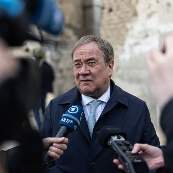 Armin Laschet (CDU) spricht zu Medienvertretern in Damaskus. Der CDU-Politiker war im März zu einem überraschenden Besuch in Syrien. (Archivbild)