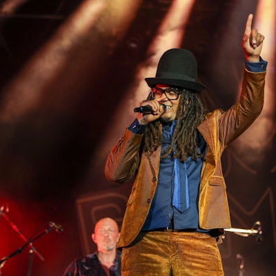 Frank Dellé von der Band Seeed dem Auftritt auf der Parkbühne in der Wuhlheide. Das heutige Konzert ist der Auftakt zu neun Open-Air Konzerten der Gruppe. +++ dpa-Bildfunk +++