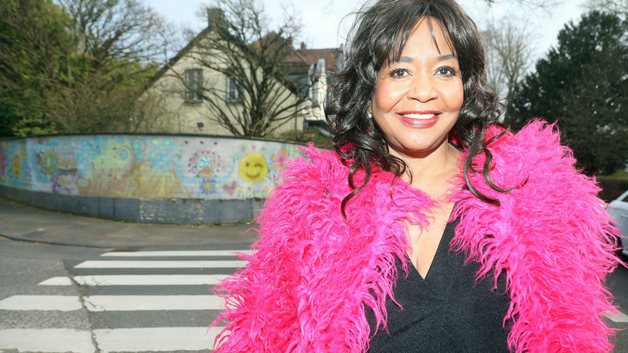 Deborah Woodson in ihrem Liblingsveedel Lövenich.