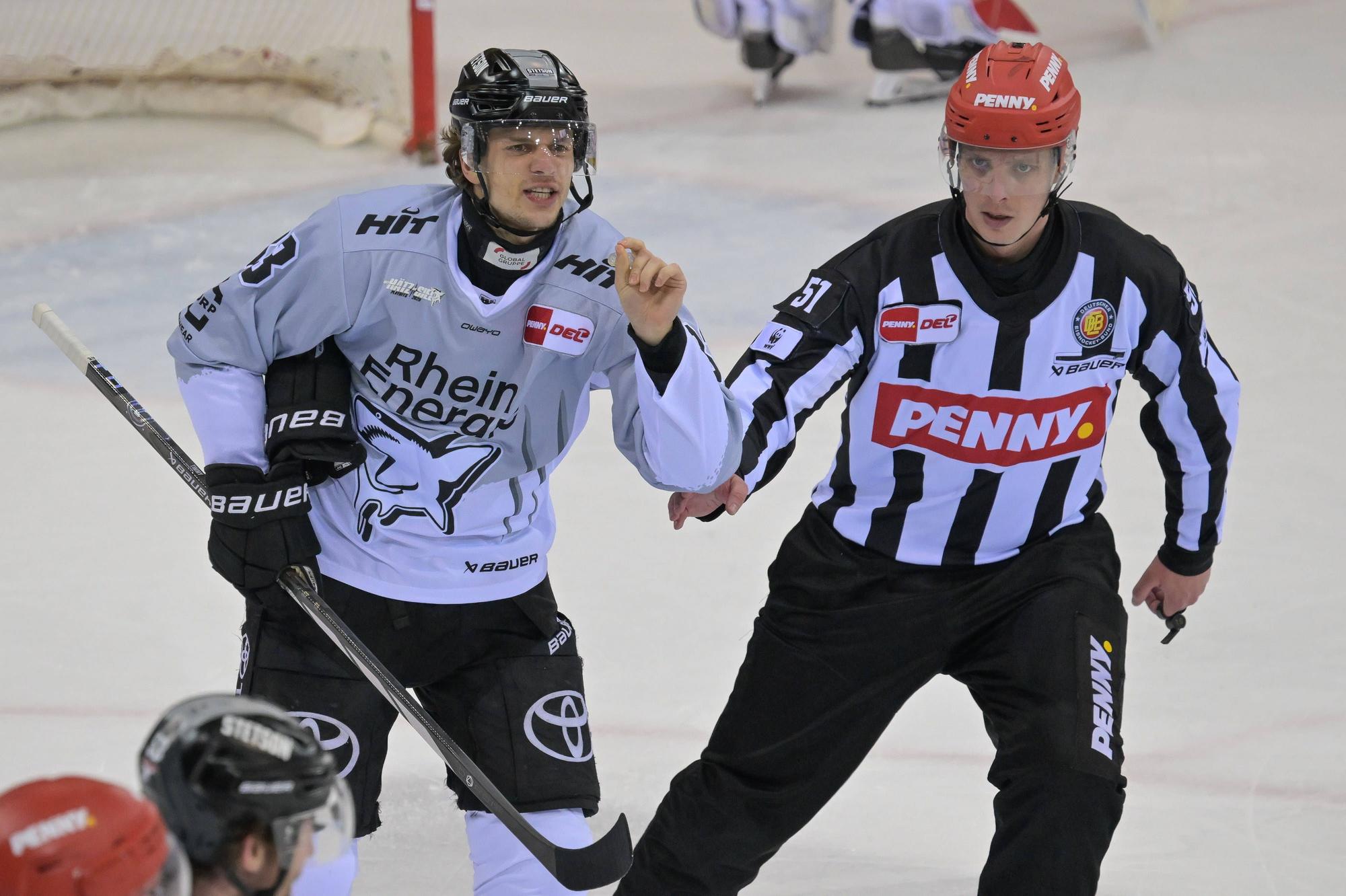 Stocksauer, Tim Wohlgemuth Koelner Haie 33, Fischtown Pinguins - Koelner Haie, Eishockey, Deutsche Eishockey Liga, DEL, Play Offs, Spiel 5, 26.03.2025 Bremerhaven Bremen Deutschland *** Stocksauer, Tim Wohlgemuth Koelner Haie 33 , Fischtown Pinguins Koelner Haie, Ice Hockey, German Ice Hockey League, DEL, Play Offs, Game 5, 26 03 2025 Bremerhaven Bremen Germany Copyright: xkolbert-press/BurghardxSchreyerx