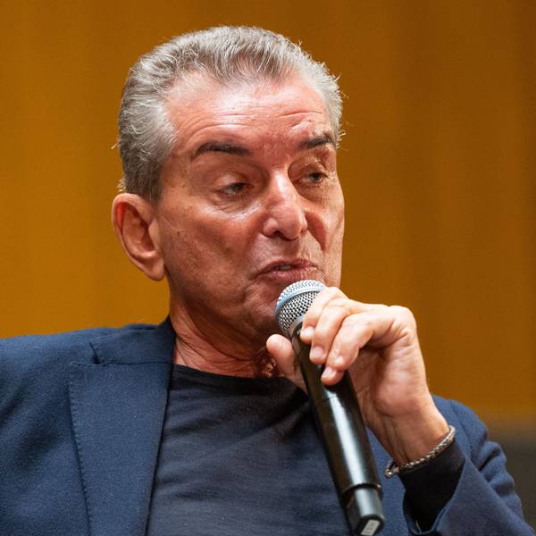 Michel Friedman, Publizist, spricht bei einer Podiumsdiskussion zum Antisemitismus in einem Saal an der Freien Universität Berlin. (Archivbild)