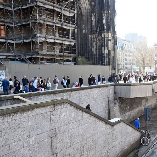 Bald ist es für längere Zeit nicht mehr möglich, diesen Weg über die Domplatte zu gehen.