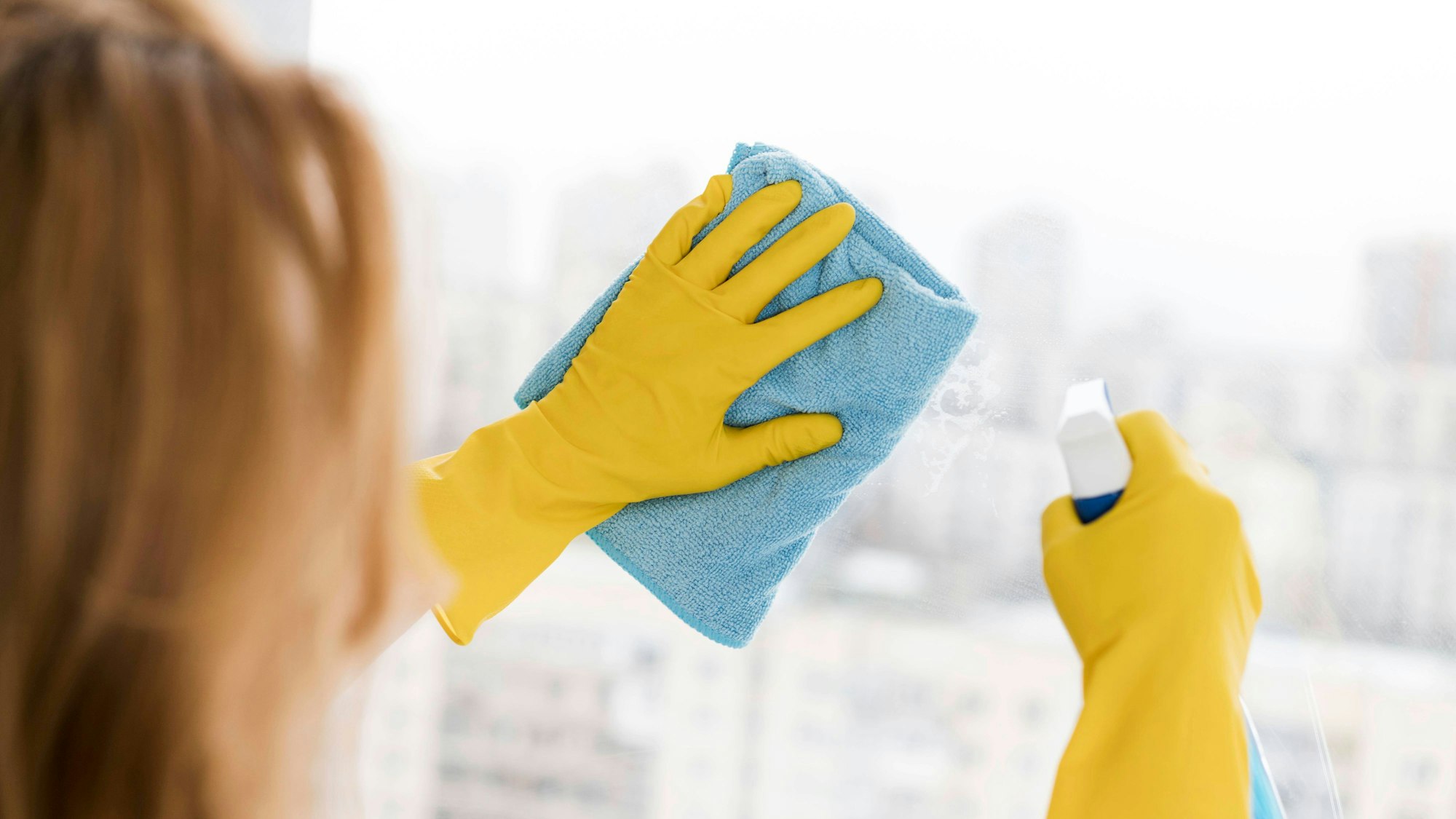 Die Fenster dreimal putzen, weil es sonst Pech bringt. Marotten, komische Angewohnheiten also, sind weit verbreitet.