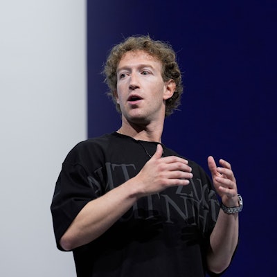 Meta-CEO Mark Zuckerberg spricht bei einer Veranstaltung.