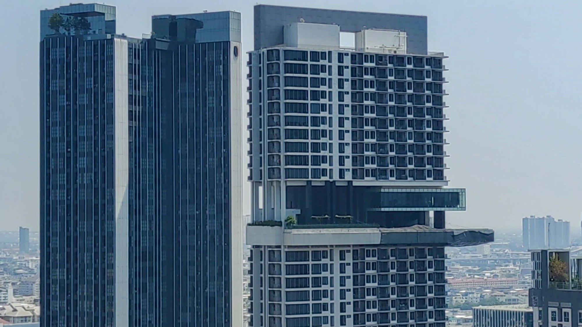 Vom Erdbeben beschädigtes Gebäude in Bangkok.