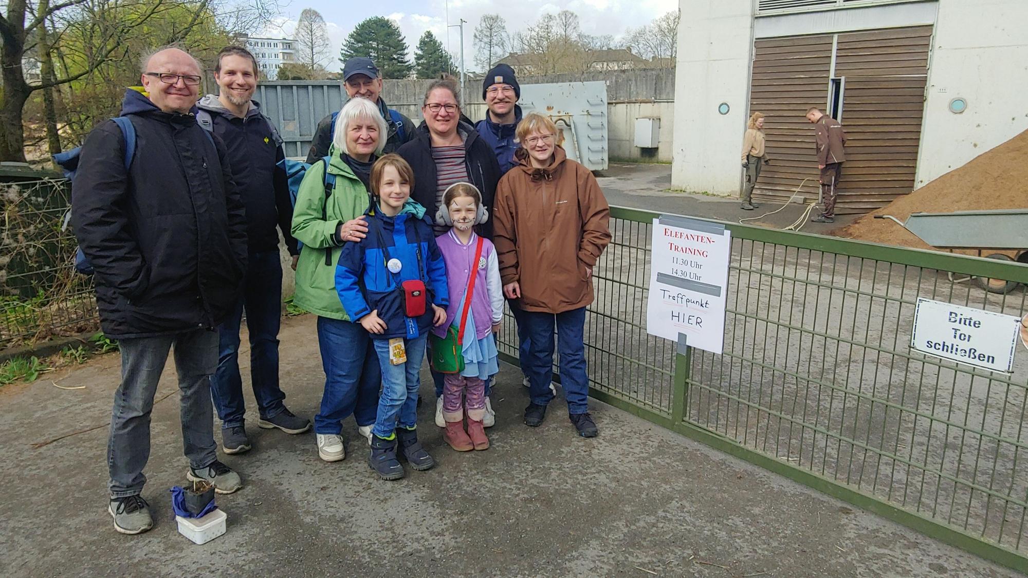 Familie Krämer ist aus Bensberg und Köln zum Elefantentag nach Köln gekommen.