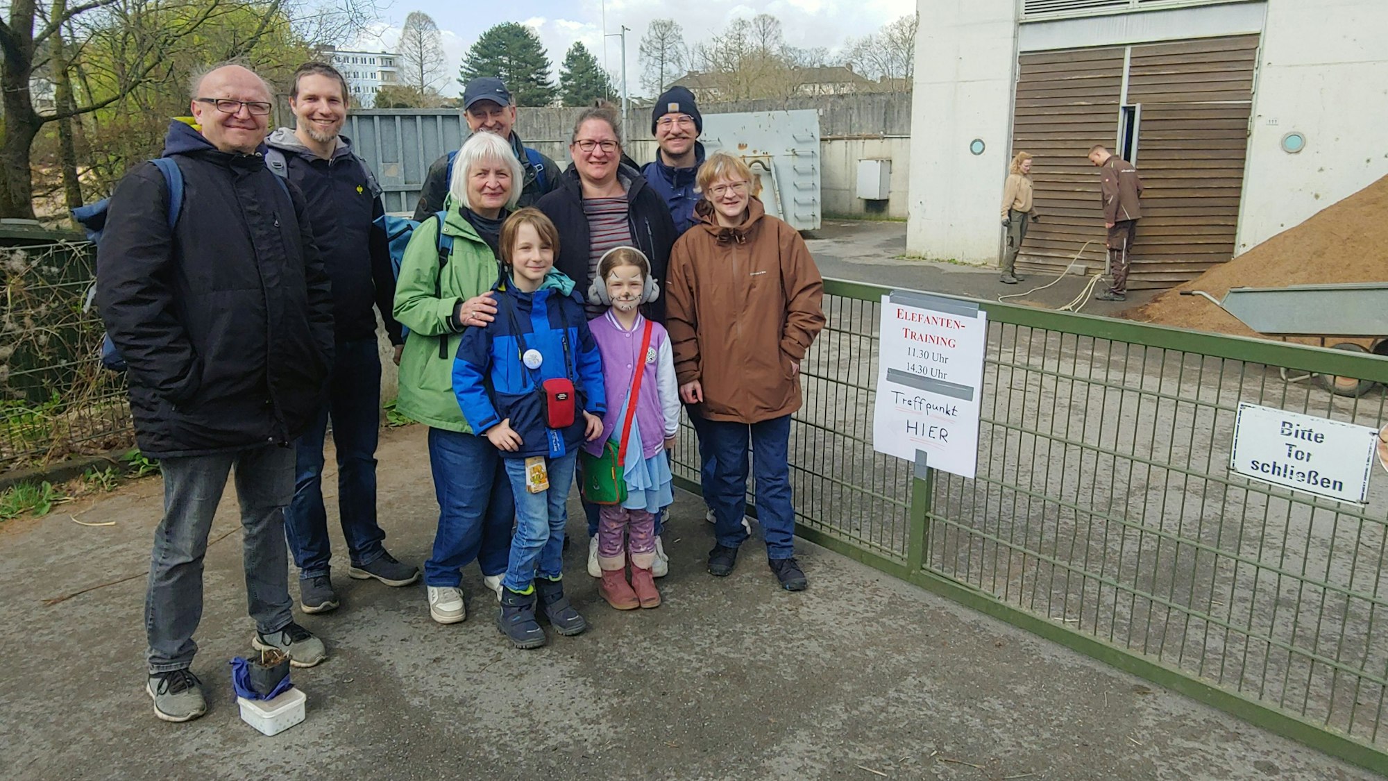 Familie Krämer ist aus Bensberg und Köln zum Elefantentag nach Köln gekommen.