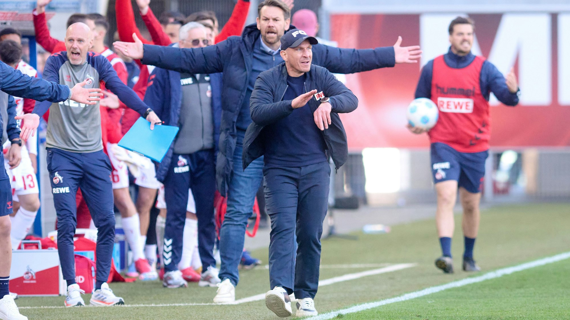 Die Kölner erlebten eine dramatische Schlussphase in Paderborn.