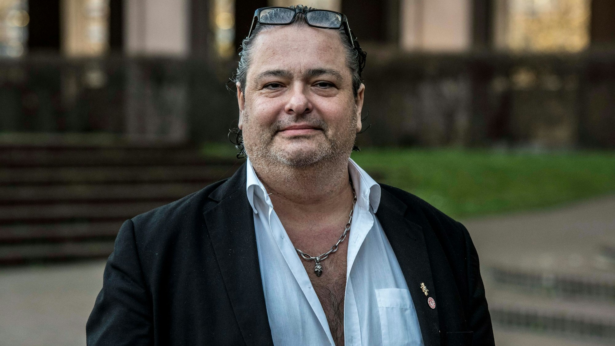 Der Rechtsanwalt Claus Eßer sticht aus der Masse von Juristen heraus.