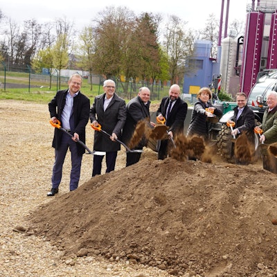 Spatenstich zum Heiz am Flughafen, Vertreter von Flughafen, AVG und Rheinenergie mit OB