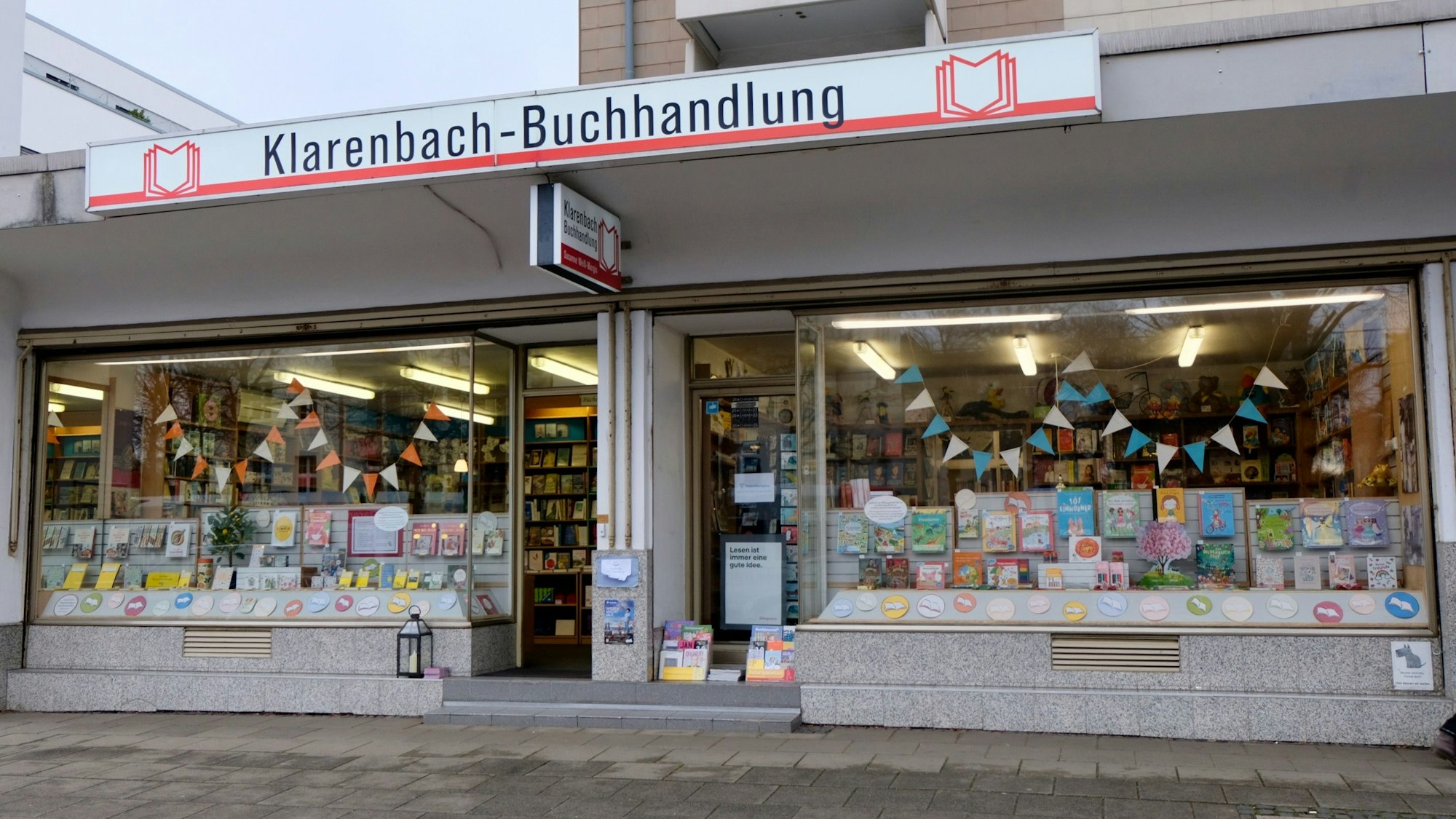Die Klarenbach-Buchhandlung von außen.