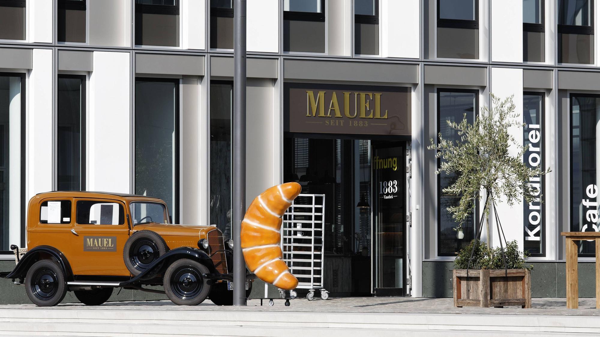 Die Verkaufsstelle der Bäckerei Mauel im Rheinauhafen in Köln.