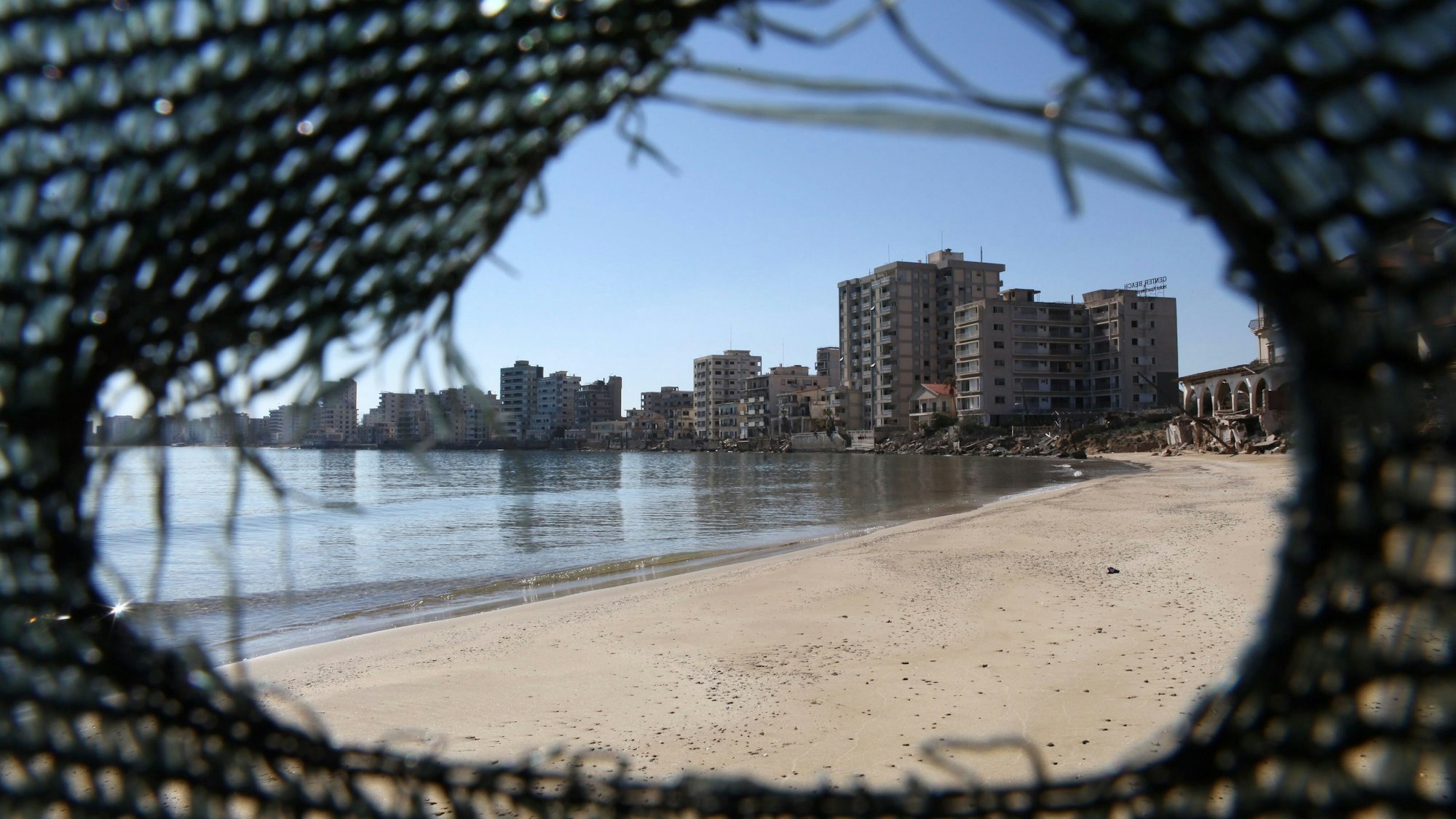 Varosha durch einen Drahtzaun