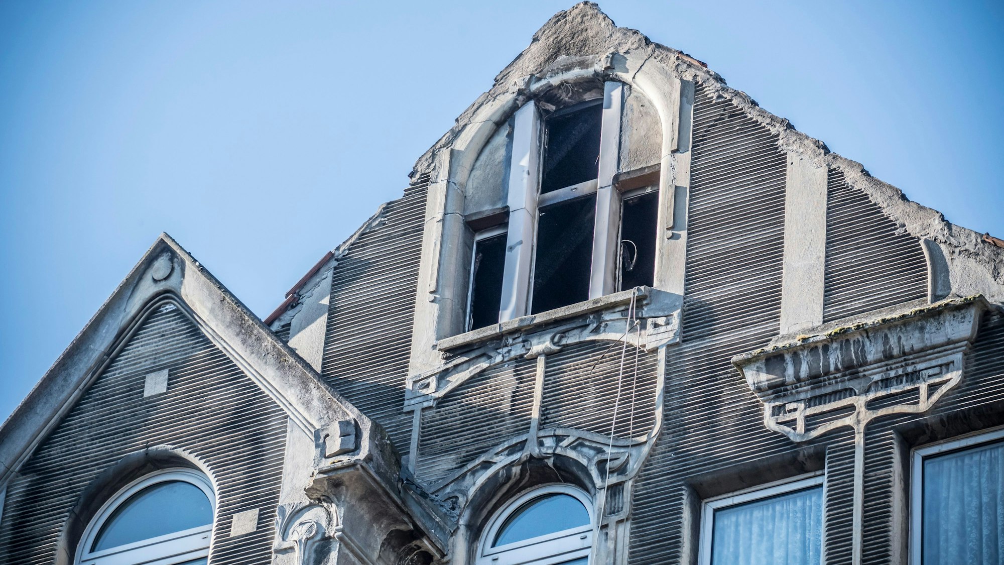 Das betroffene Haus in Opladen nach dem Brand.