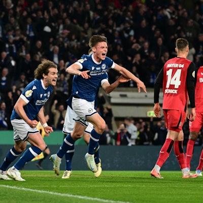 Torjubel zum 2:1 durch Maximilian Grosser 19 Arminia Bielefeld, Arminia Bielefeld vs. Bayer 04 Leverkusen, DFB-Pokal, Halbfinale, 01.04.2025 DFB regulations prohibit any use of photographs as image sequences and/or quasi-video Bielefeld Nordrhein-Westfalen Deutschland *** Goal celebration for 2 1 by Maximilian Grosser 19 Arminia Bielefeld , Arminia Bielefeld vs Bayer 04 Leverkusen, DFB Pokal, Semifinal, 01 04 2025 DFB regulations prohibit any use of photographs as image sequences and or quasi video Bielefeld Nordrhein Westfalen Germany Copyright: xkolbert-press/MarcxNiemeyerx