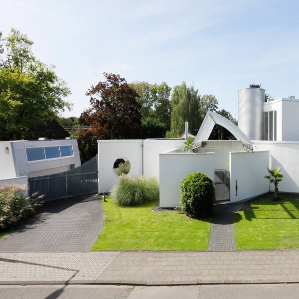 Diese Villa in Hahnwald steht für 3,95 Millionen Euro zum Verkauf.