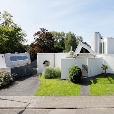 Diese Villa in Hahnwald steht für 3,95 Millionen Euro zum Verkauf.