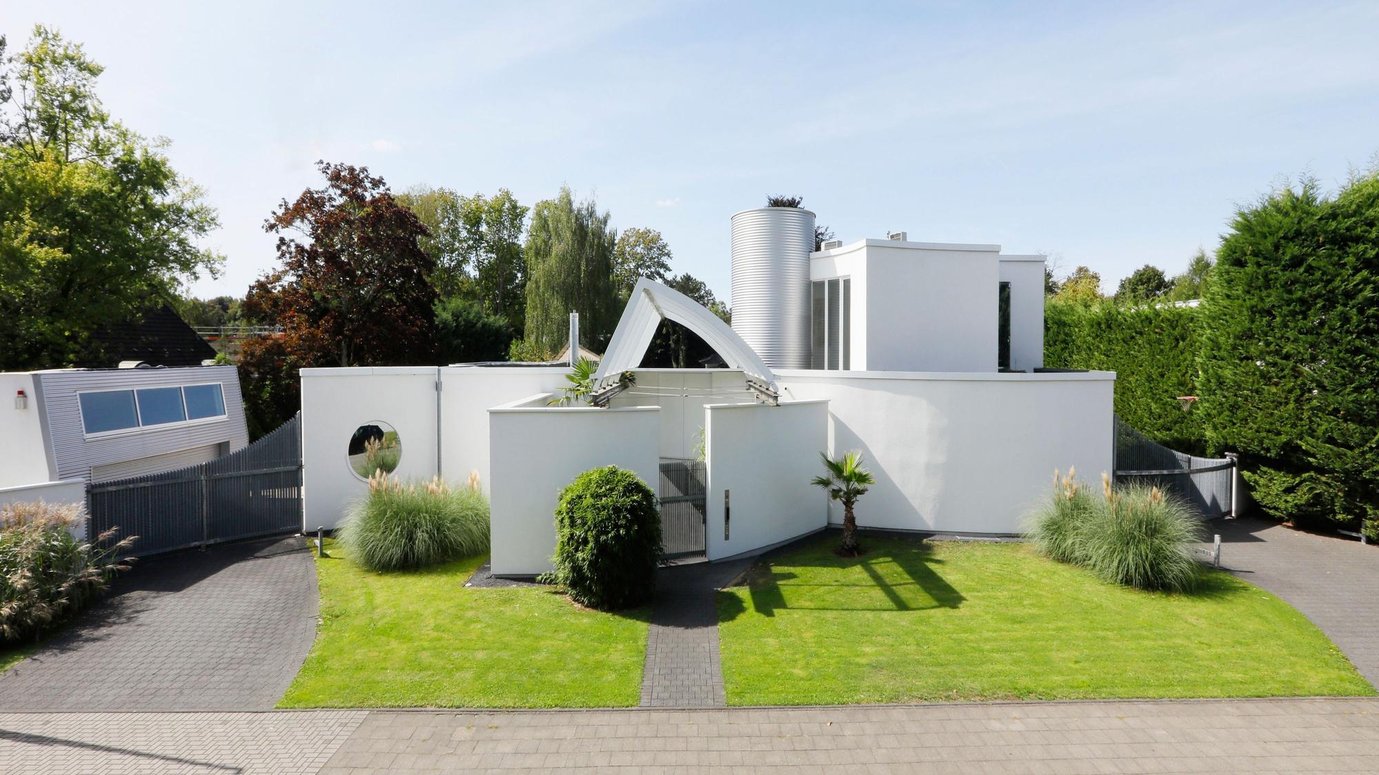Diese Villa in Hahnwald steht für 3,95 Millionen Euro zum Verkauf.