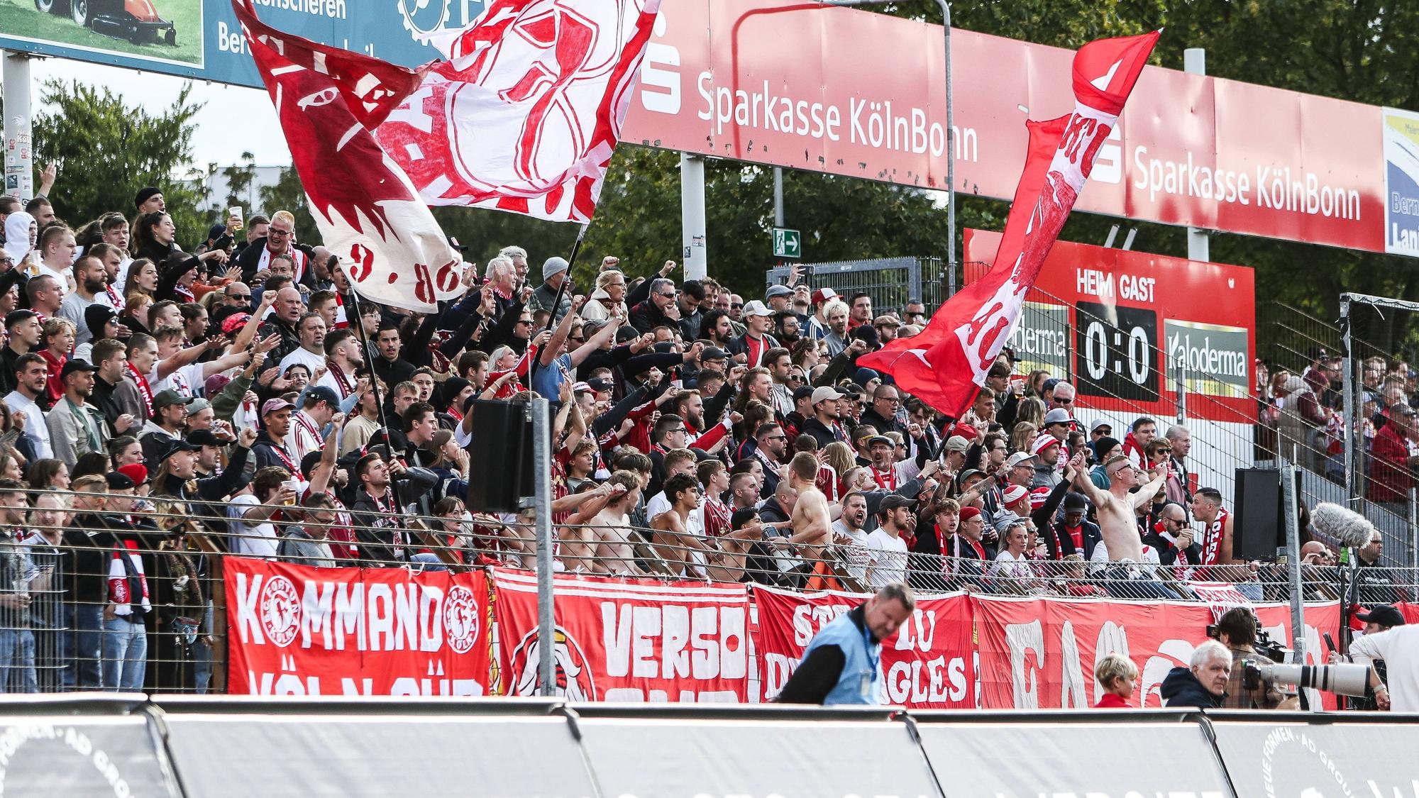 Fussball, Regionalliga West Saison 2024/2025 7. Spieltag SC Fortuna Köln - MSV Duisburg 14.09.2024, Südstadion Köln Fans Fortuna Köln Köln Südstadion Nordrhein-Westfahlen Deutschland *** Sport, Football, Regionalliga West Season 2024 2025 7 Matchday SC Fortuna Köln MSV Duisburg 14 09 2024, Südstadion Köln Fans Fortuna Köln Köln Südstadion Nordrhein Westfahlen Germany