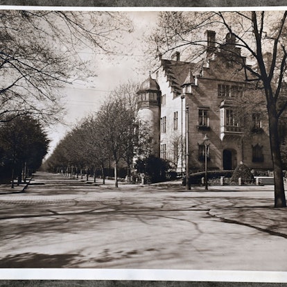 Die Villa von Ella und Arnold von Guilleaume entstand 1901 am Sachsenring 73, Foto von 1917.