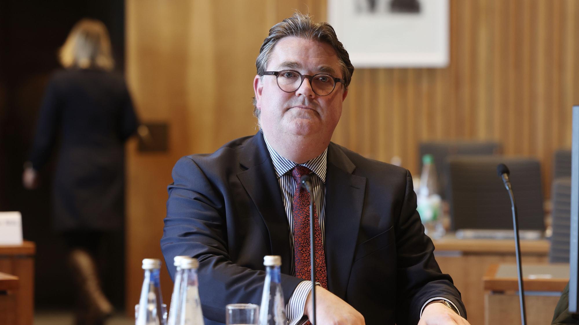 Ansgar Heveling (MdB, CDU) bei seiner Anhörung vor einem Untersuchungsausschuss.