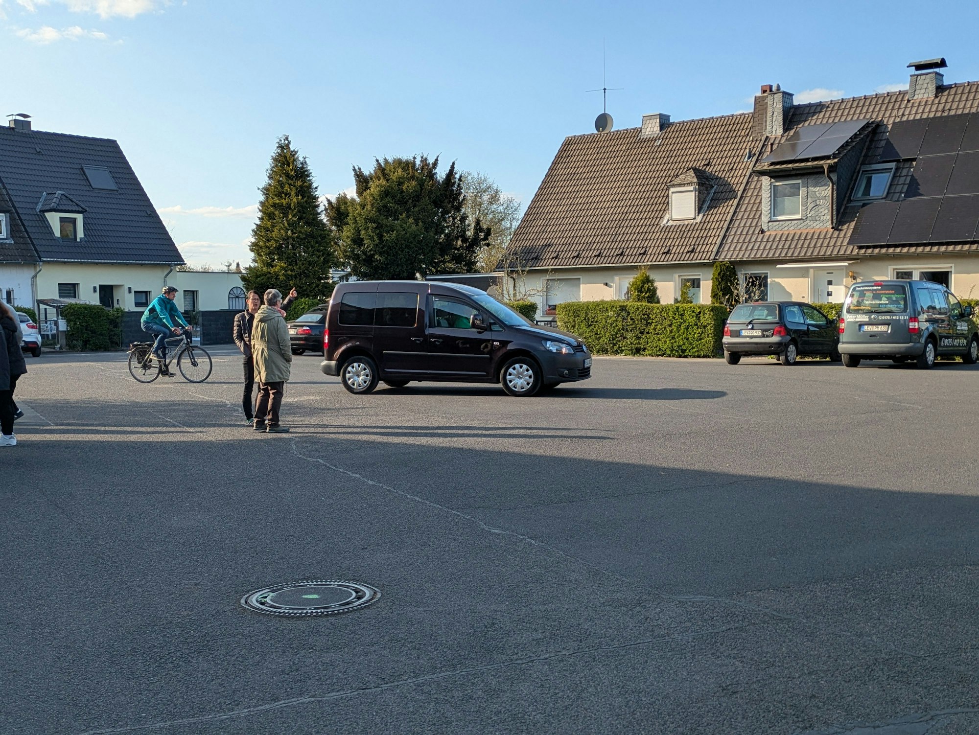 An der Einmündung der Von-Siebold- in die Hans-Schlehahn-Straße fahren Autos oft zu schnell.