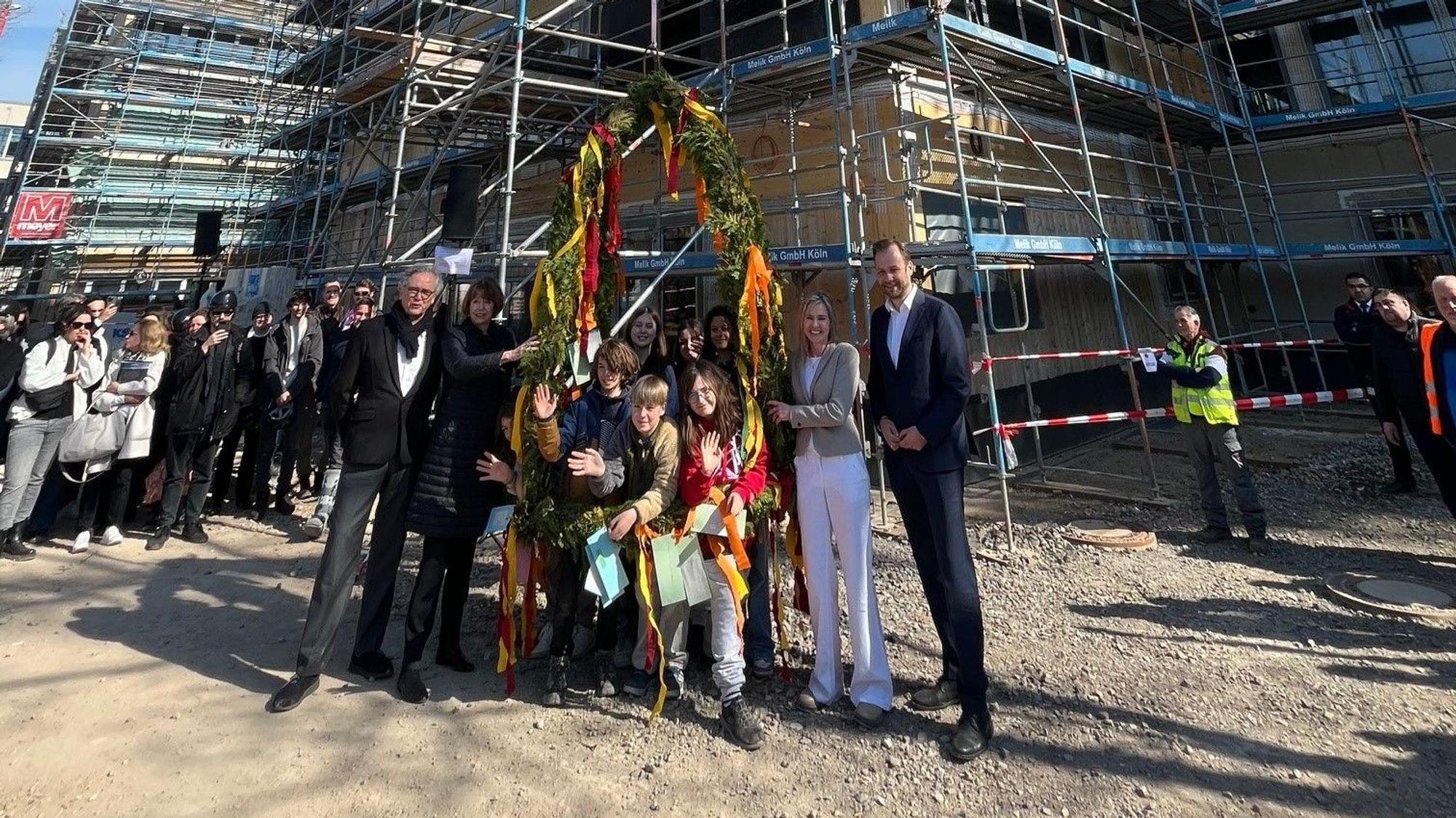 Richtfest am Neubau der Gesamtschule Ossendorf