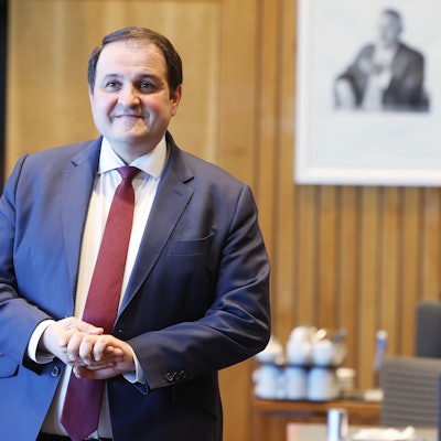 Nathanael Liminski (CDU), Minister für Bundes- und Europaangelegenheiten, Internationales sowie Medien des Landes Nordrhein-Westfalen, wartet auf seine Anhörung vor einem Untersuchungsausschuss des Landtags Nordrhein-Westfalen zur Justizaffäre im Landtag von Nordrhein-Westfalen in Düsseldorf.