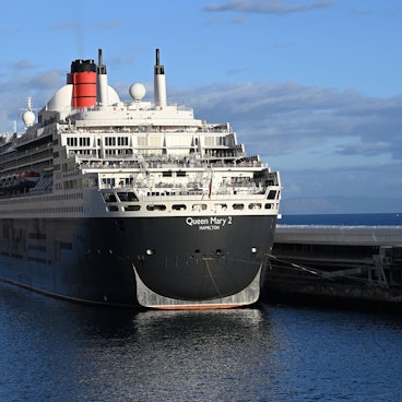 Die Queen Mary auf einer Kreuzfahrt.