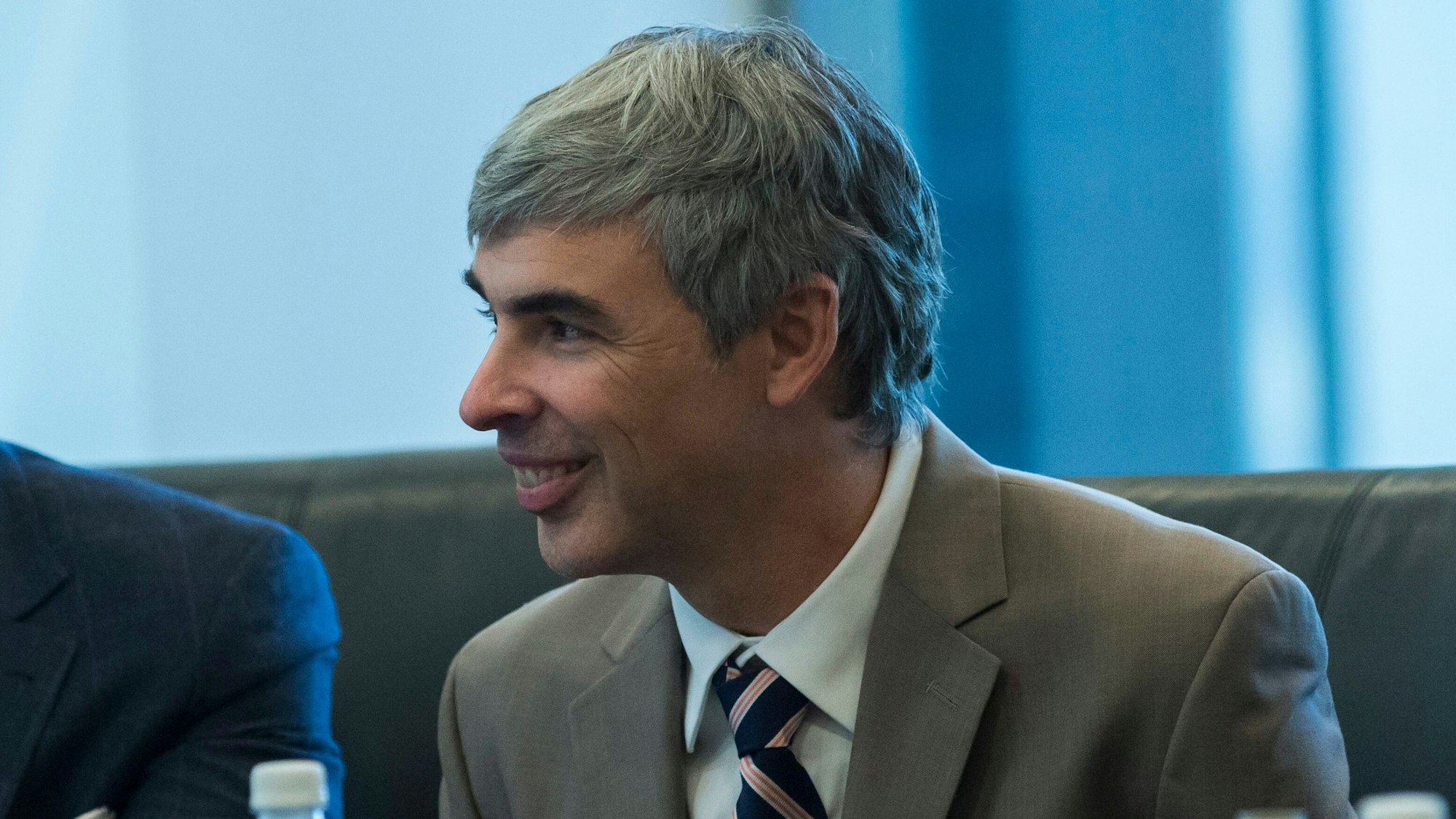 Larry Page meidet glamouröse Auftritte – umso auffälliger war seine Teilnahme an einem Treffen führender Tech-CEOs im Trump Tower im Dezember 2016.