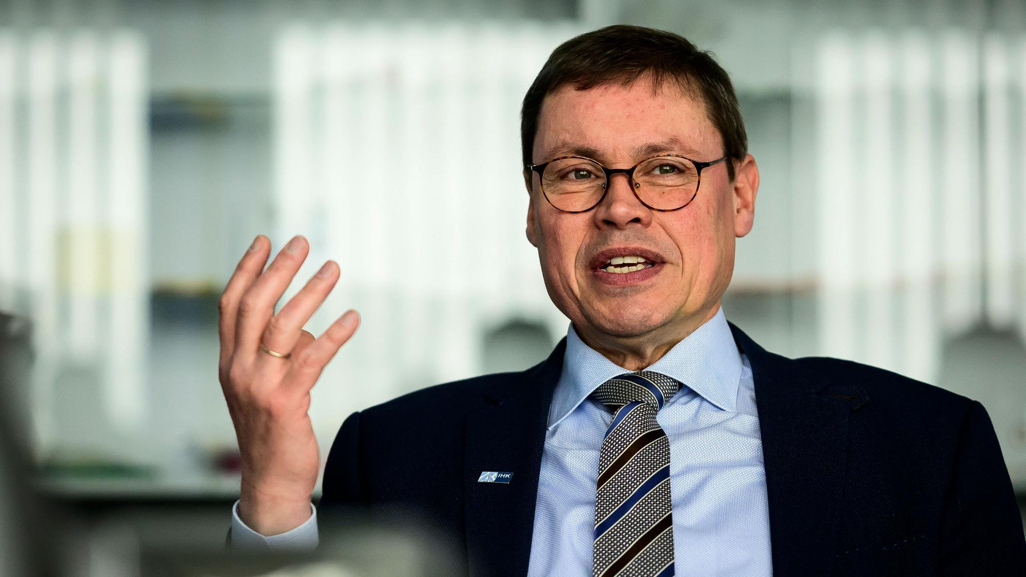 Ralf Stoffels, SIHK Präsedent, am Donnerstag den 9. März 2023 bei einem Pressetermin in Ennepetal. Die IHK Südwestfalen stellt eine Ausbildungskampagne auf Tik Tok vor. Foto:Ralf Rottmann/ Funke Foto Services