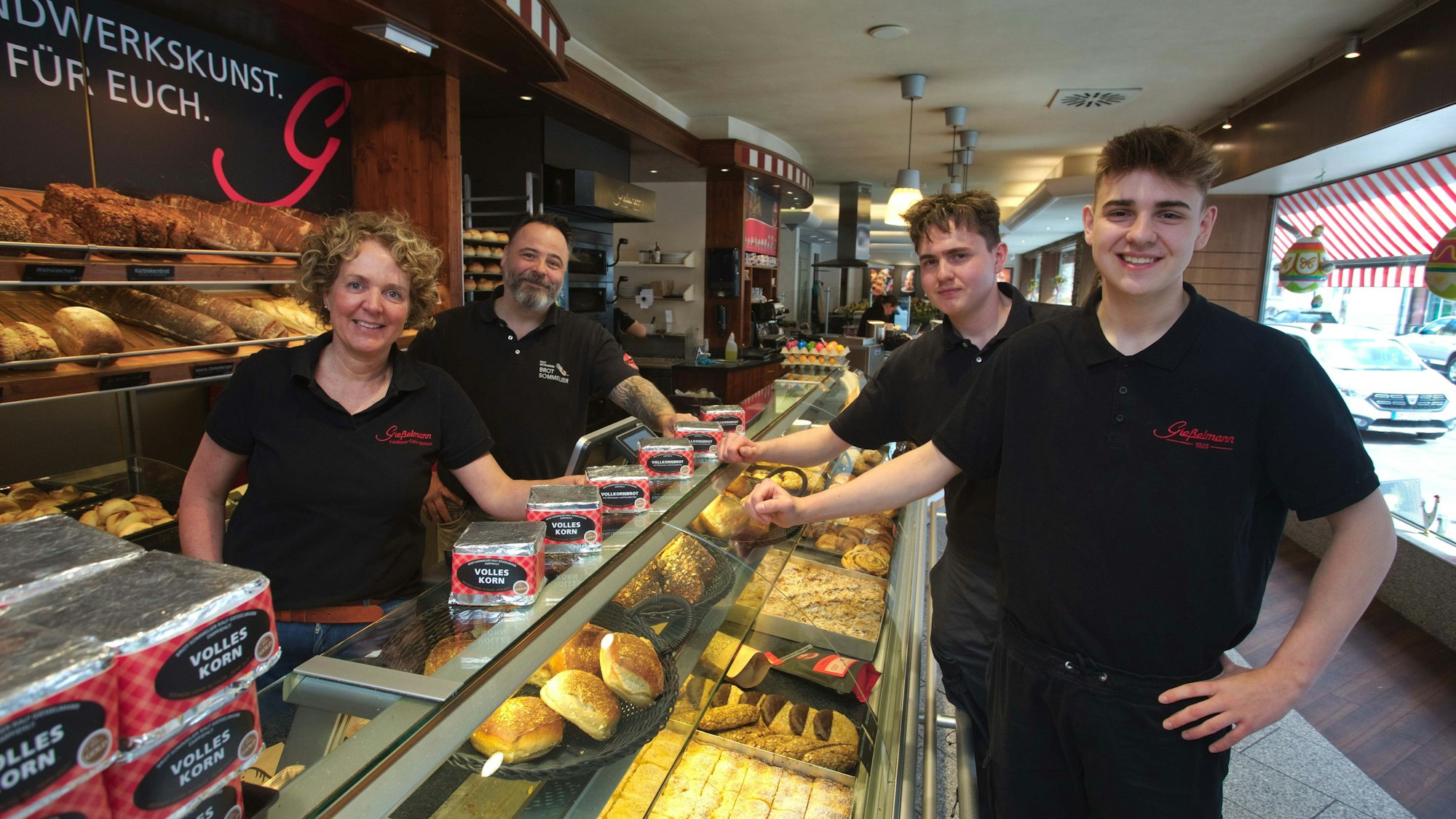 Familie Gießelmann in ihrer Bäckerei.