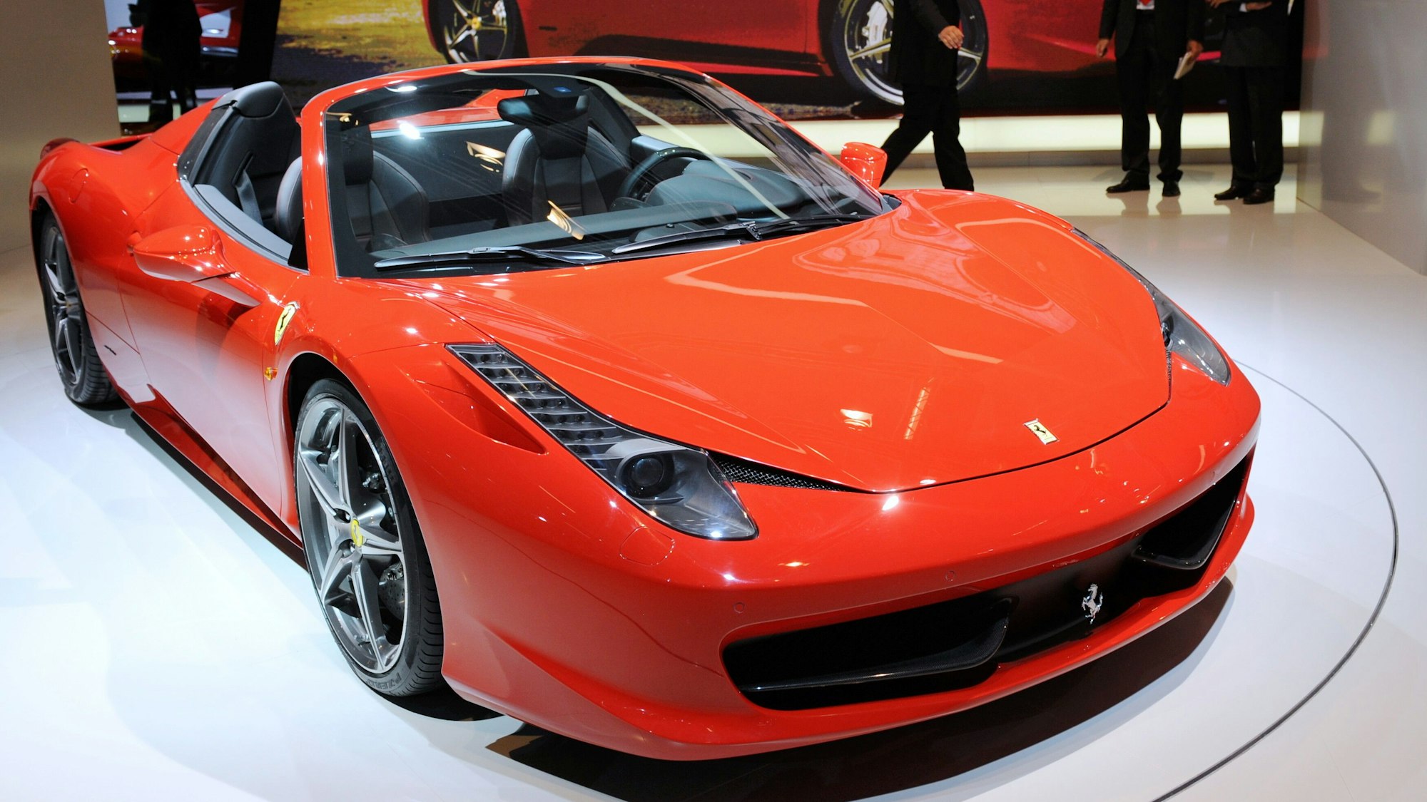 Ferrari präsentiert während einer Pressekonferenz auf der Internationalen Automobil-Ausstellung (IAA) in Frankfurt am Main den neuen Ferrari 458 Spider.