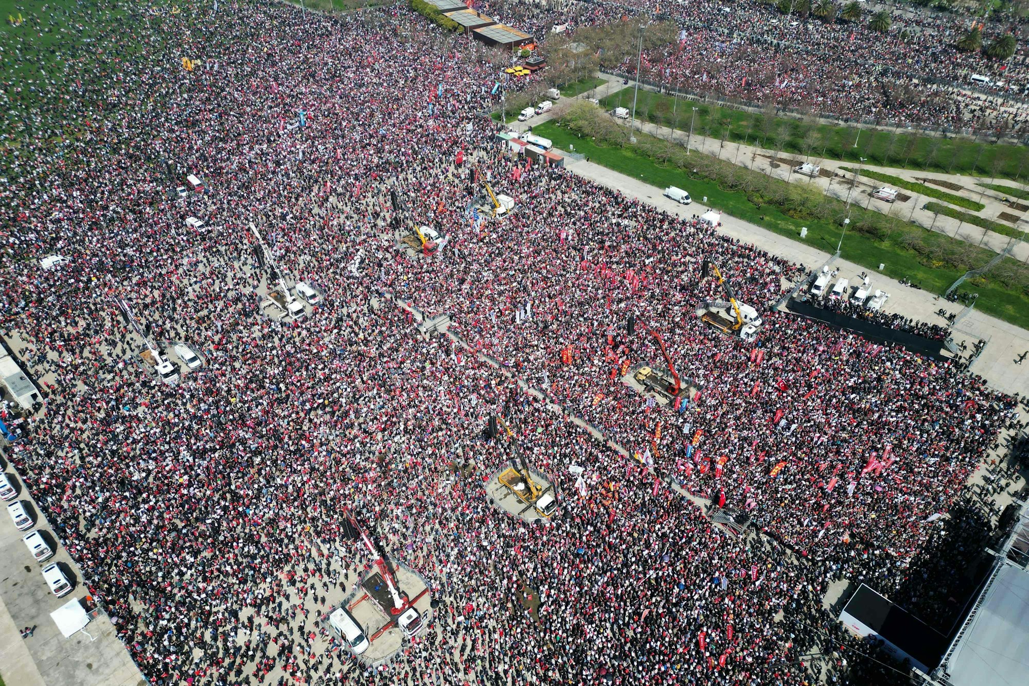 TOPSHOT - This handout photograph taken and released by the Republican People's Party (CHP) press office on March 29, 2025, shows an aerial view of a large crowd gathering during a rally called by the CHP, Turkey's main opposition party, in support of Istanbul's arrested mayor Ekrem Imanoglu in Maltepe, on the outskirts of Istanbul. Protesters joined a mass rally in Istanbul on March 29, 2025 at the call of Turkey's main opposition CHP over the jailing of the city's mayor Ekrem Imamoglu, a top figure in the party whose arrest has sparked 10 days of the country's biggest street demonstrations in a decade. Imamoglu's detention on March 19 has also prompted a repressive government response that has been sharply condemned by rights groups and drawn criticism from abroad. (Photo by HANDOUT / Republican People's Party (CHP) Press Service / AFP) / RESTRICTED TO EDITORIAL USE - MANDATORY CREDIT "AFP PHOTO / REPUBLICAN PEOPLE'S PARTY PRESS OFFICE" NO MARKETING NO ADVERTISING CAMPAIGNS - DISTRIBUTED AS A SERVICE TO CLIENTS