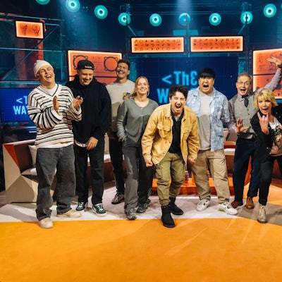 Die Teilnehmenden von „The Way Out“ im Studio: Papaplatte, CrispyRob, Julia Beautx, Joey‘s Jungle Michael Kessler, Caro Frier, Wigald Boning, Mirja Boes, Julien Bam und Joon Kim