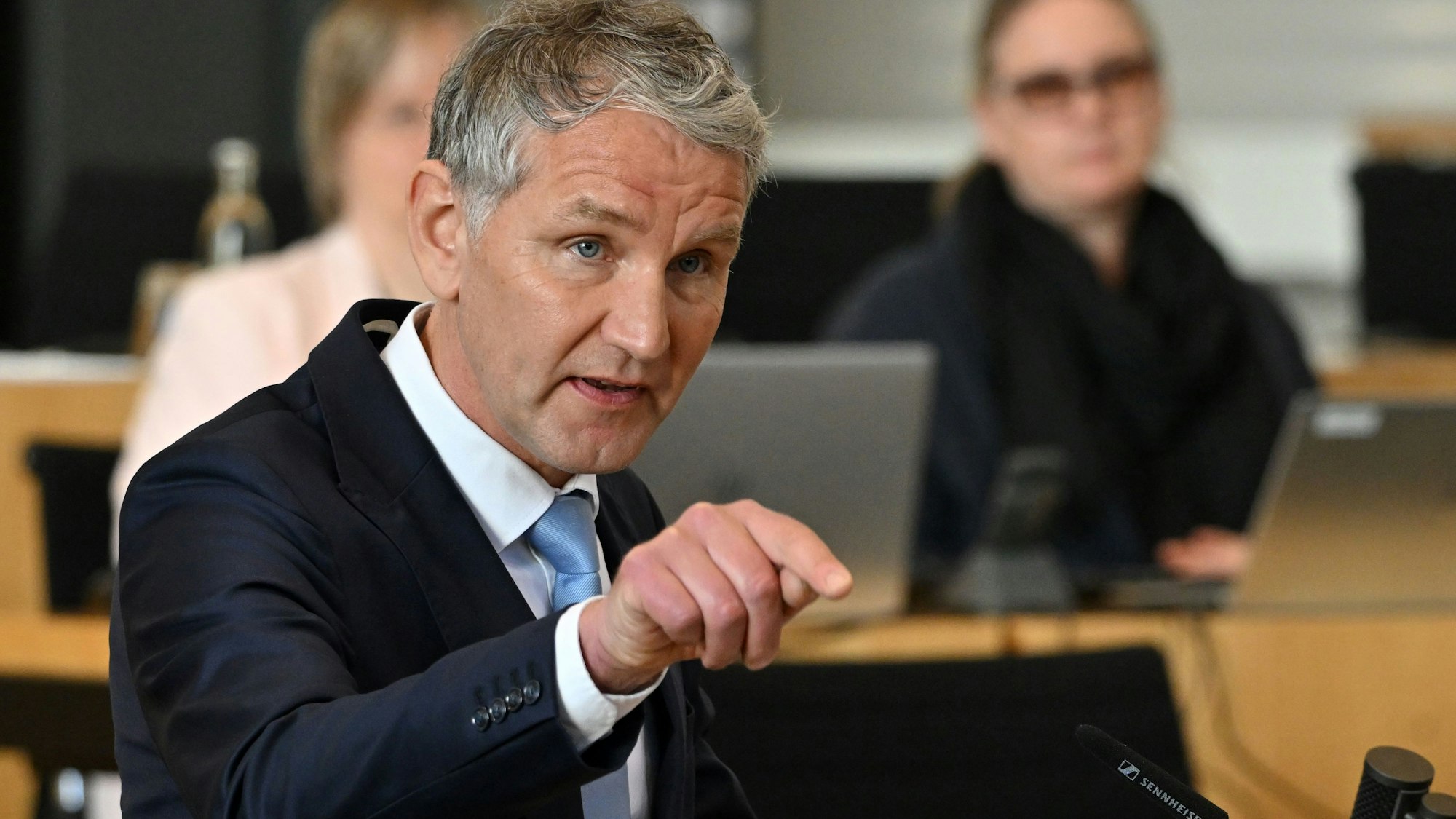 Björn Höcke, AfD-Fraktionschef, spricht während der Sitzung des Thüringer Landtags.