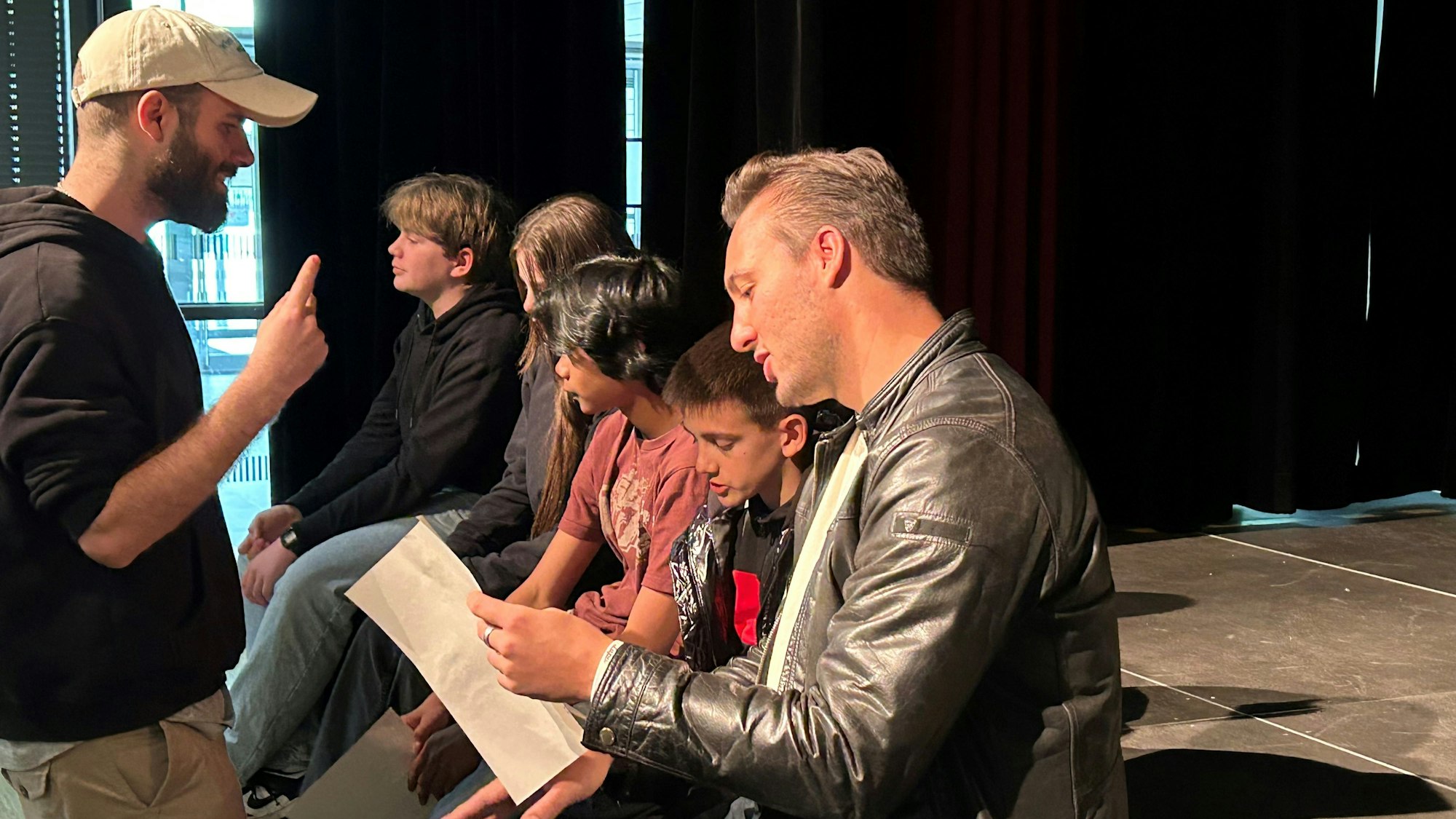 Das Bild zeigt Teilnehmer der vergangenen Ausgabe vom „Cologne Song Contest“.