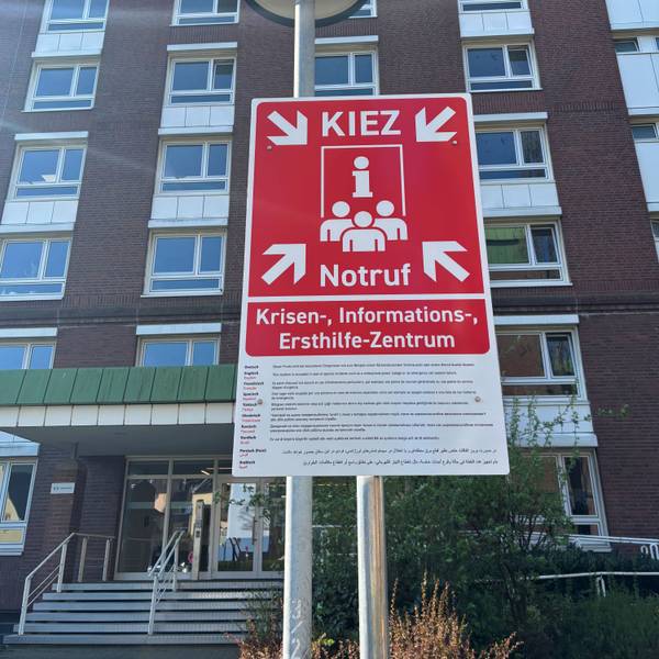 Neues Notruf-Schild