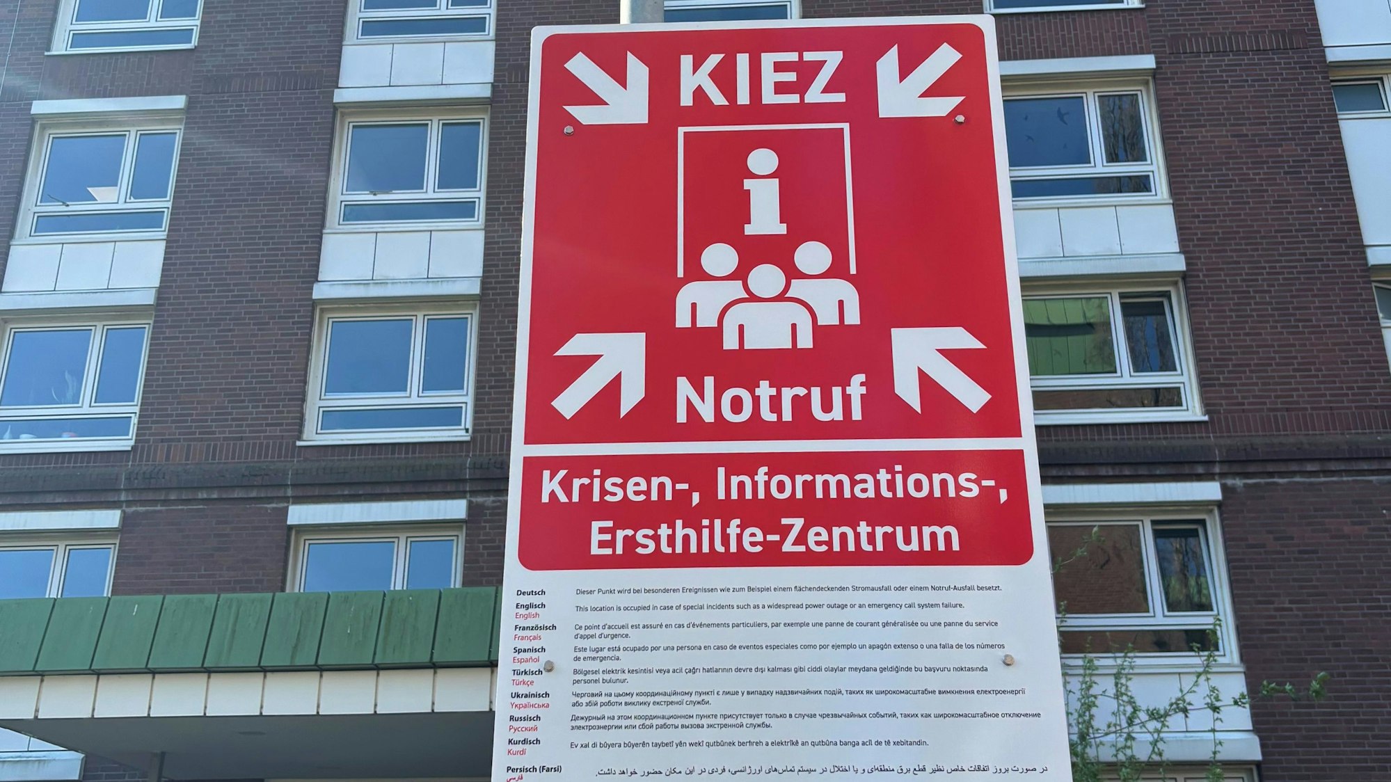 Neues Notruf-Schild