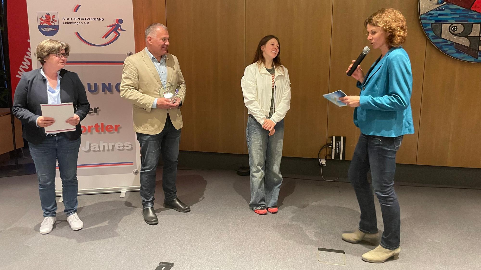 Leicht verspätet, aber glücklich: Polina Stepanchenko ist Leichlingens Jugendsportlerin des Jahres.